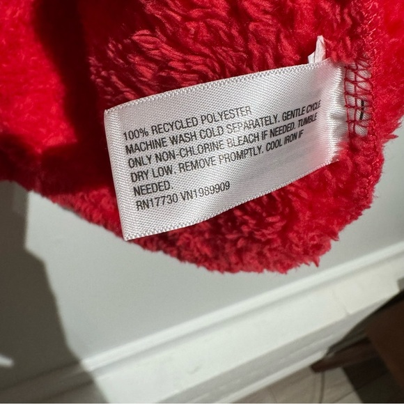 All in Motion Women’s Vibrant Red Fleece Pullover with Pockets. Size Large - Picture 9 of 9